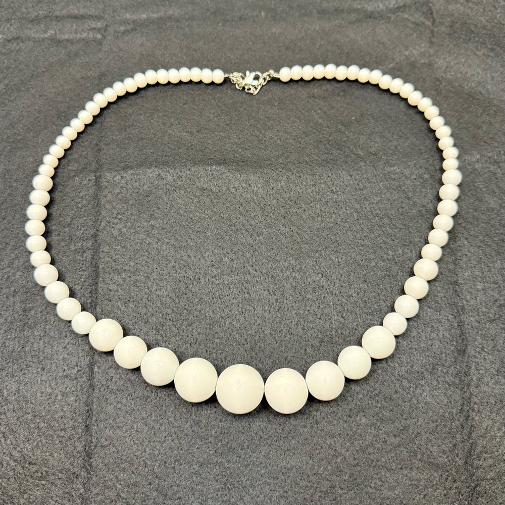 Elegant Cream Beaded Necklace 20”